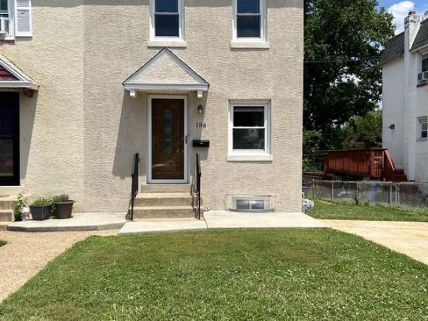 186 Crum Creek Drive , Woodlyn, PA 19094 Main Photo