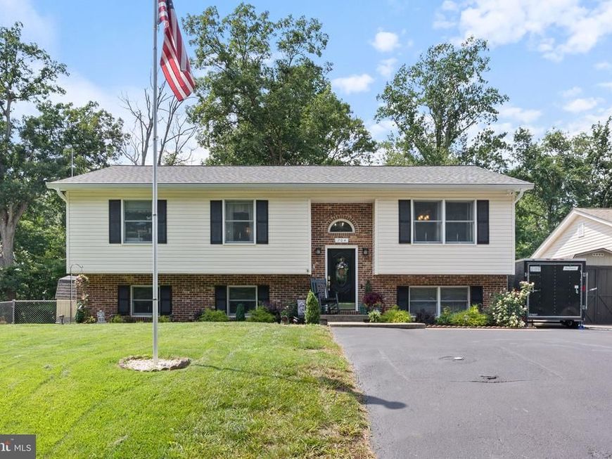 704 Alamo Lane, Lusby, MD 20657 Main Photo