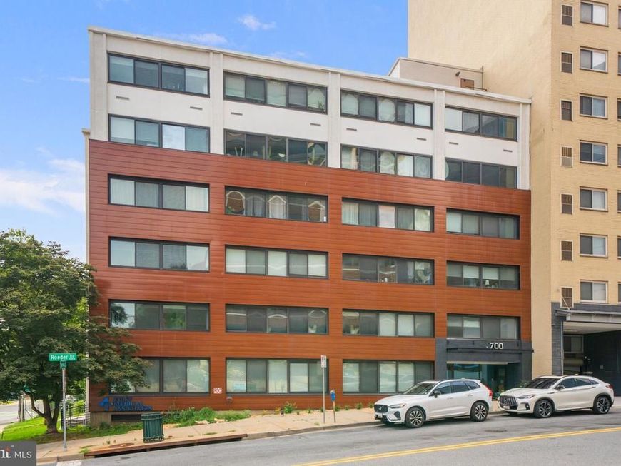 700 Roeder Road, Unit 403, Silver Spring, MD 20910 Main Photo