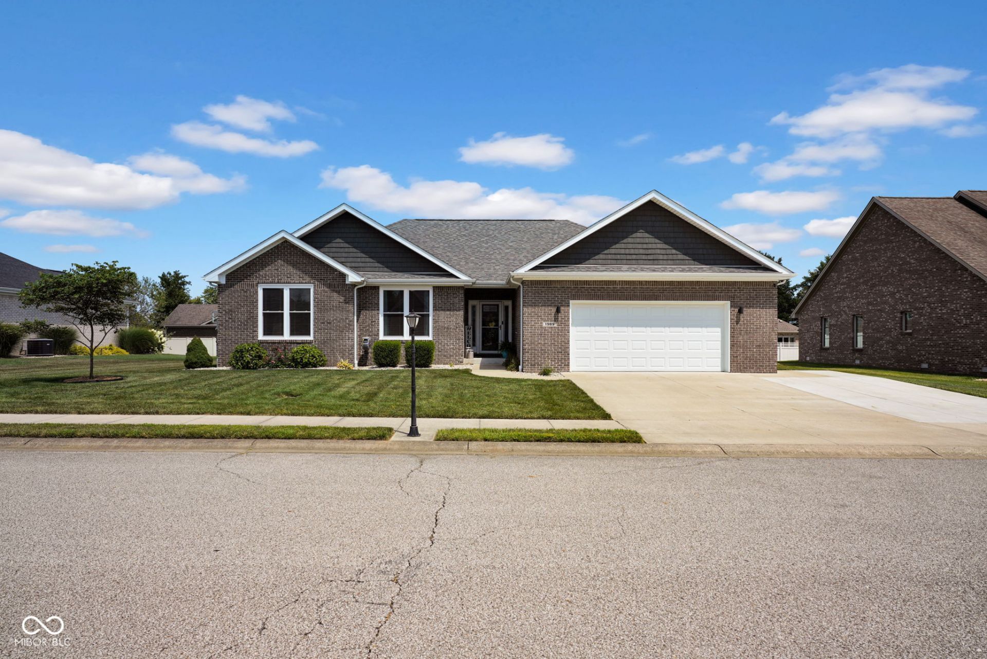 1989 Sophia Lane, Seymour, IN 47274 Main Photo