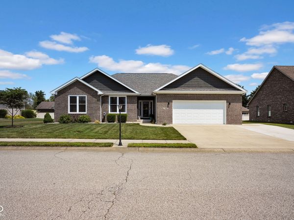 1989 Sophia Lane, Seymour, IN 47274