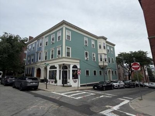 54 High St, Boston, MA 02129