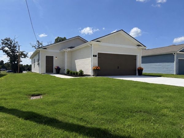 57 Stonehenge Lane , Manchester, TN 37355