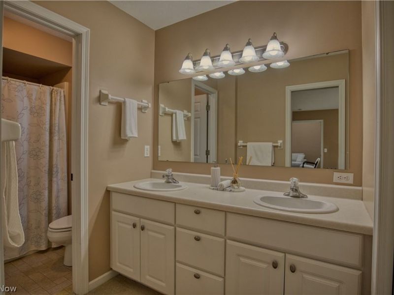 1108 Shadow Ridge Drive, Niles, OH 44446 Photo 16