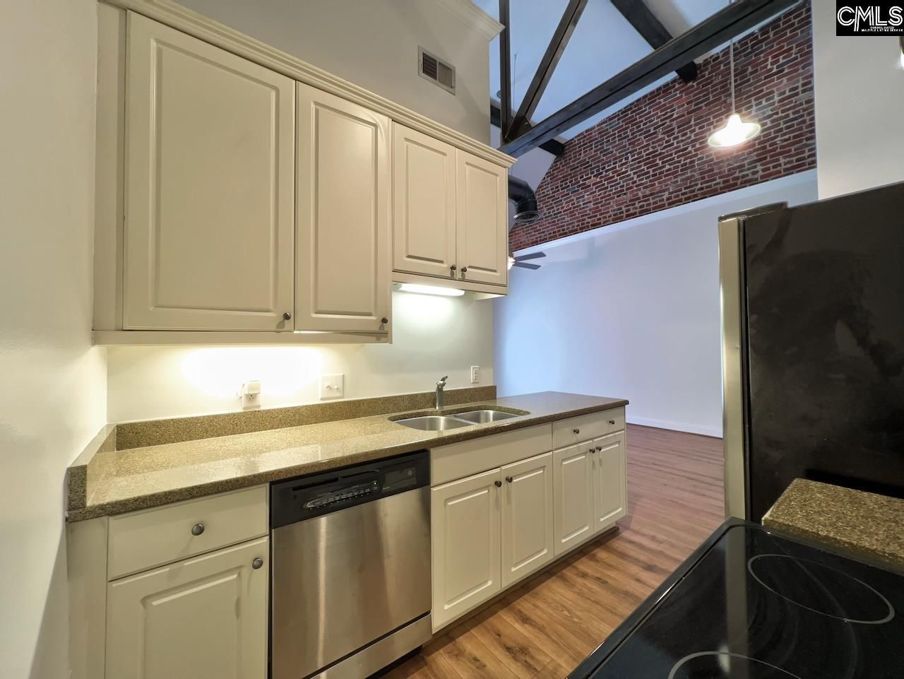705 Maple Street  Photo 11