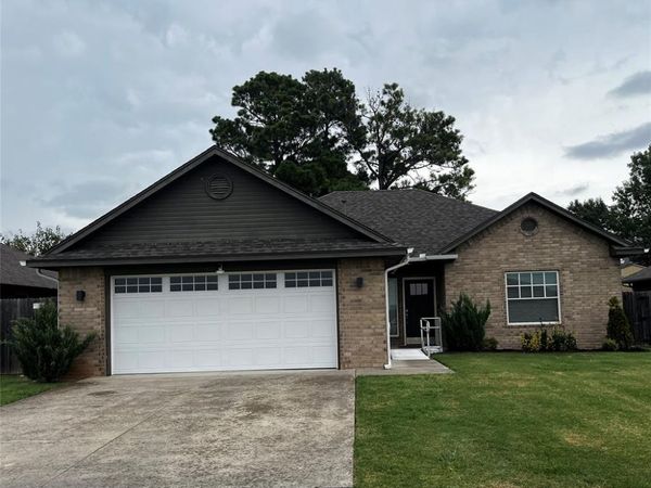 2213 Bent Tree Road, Shawnee, OK 74804