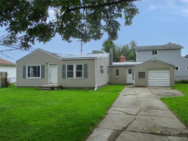 16319 Curtis Street , Roseville, MI 48066