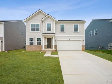 387 Edge Brook, Holly Township, Mi 48442