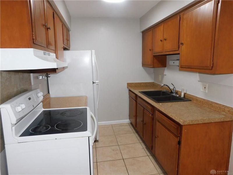 1718 Radio Road, Unit M, Dayton, OH 45403 Photo 3