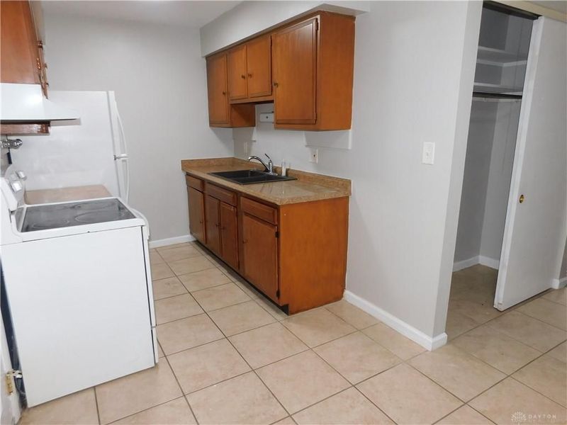 1718 Radio Road, Unit M, Dayton, OH 45403 Photo 4