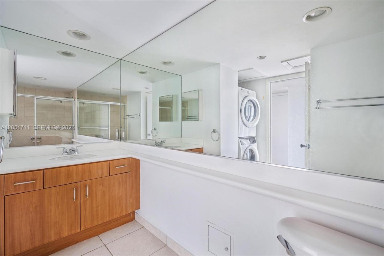 5600 Collins Ave , Unit 7J, Miami Beach, FL 33140 Photo