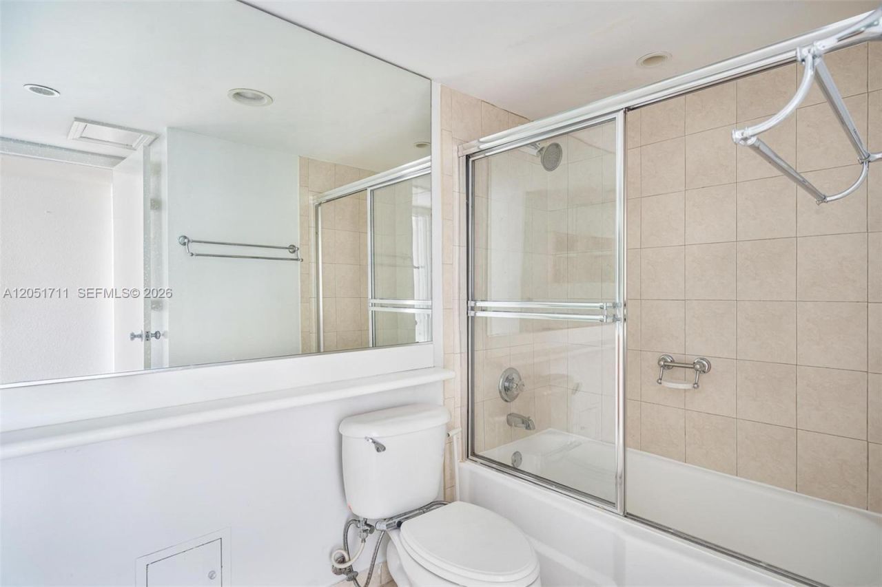 5600 Collins Ave , Unit 7J, Miami Beach, FL 33140 Photo