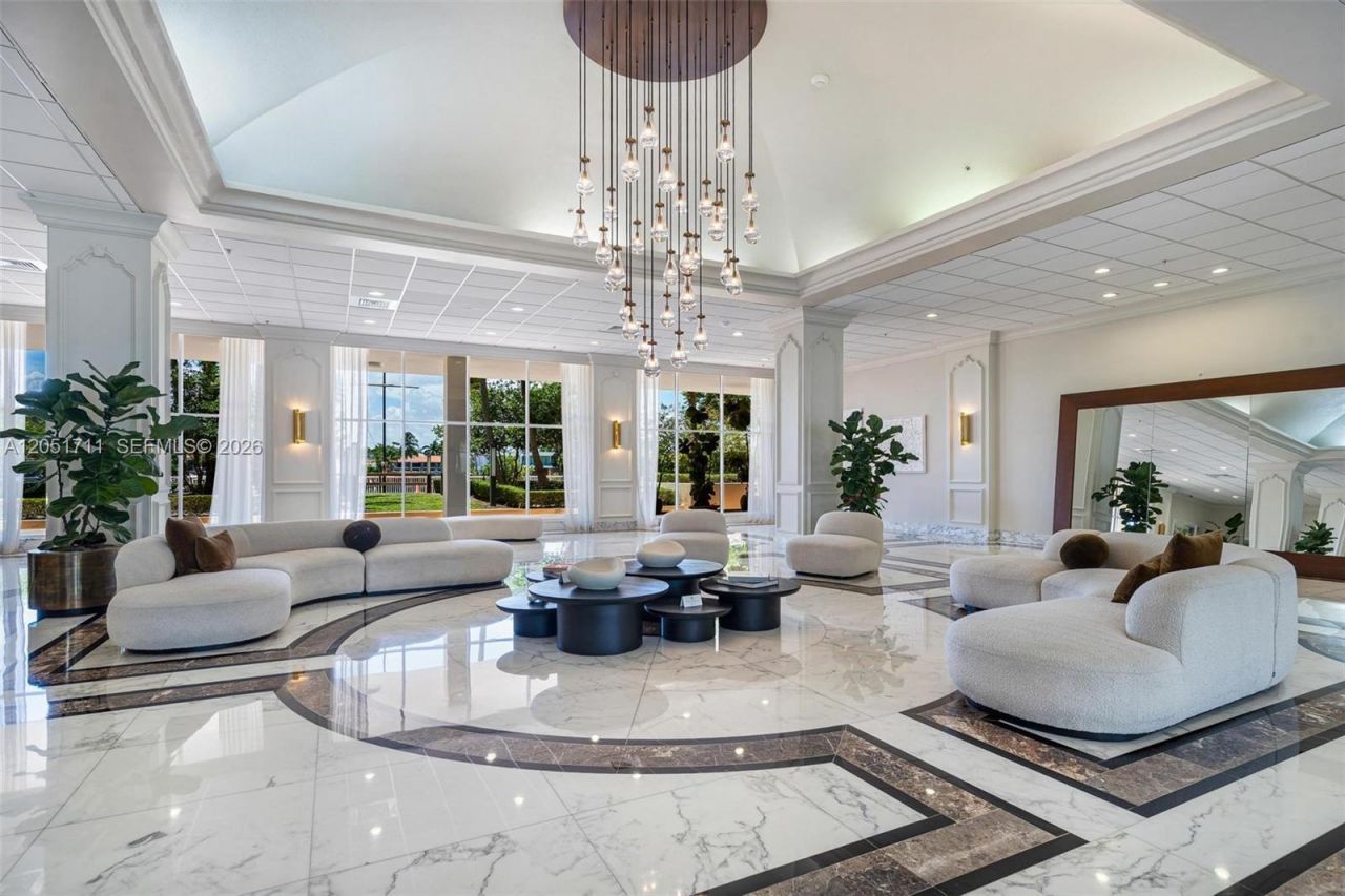 5600 Collins Ave , Unit 7J, Miami Beach, FL 33140 Photo