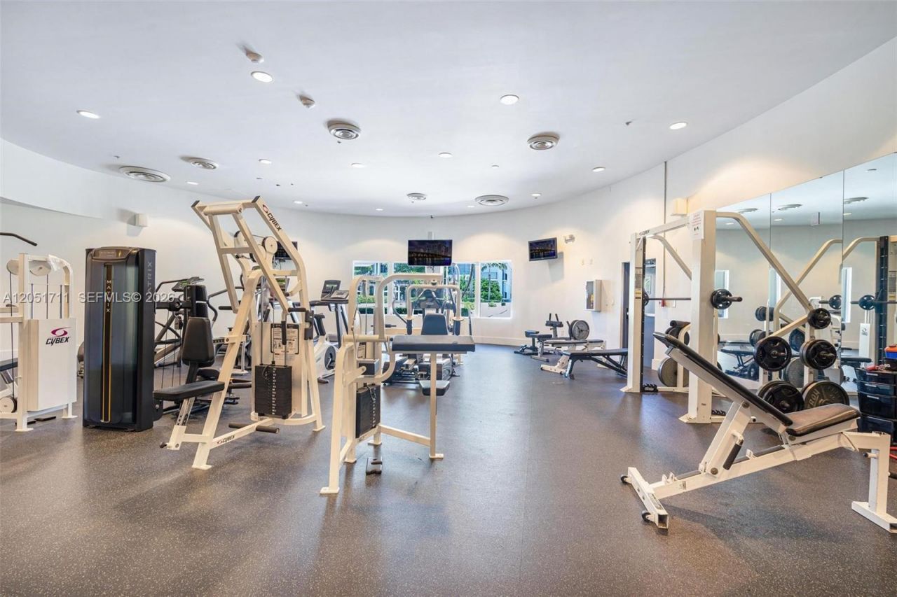 5600 Collins Ave , Unit 7J, Miami Beach, FL 33140 Photo