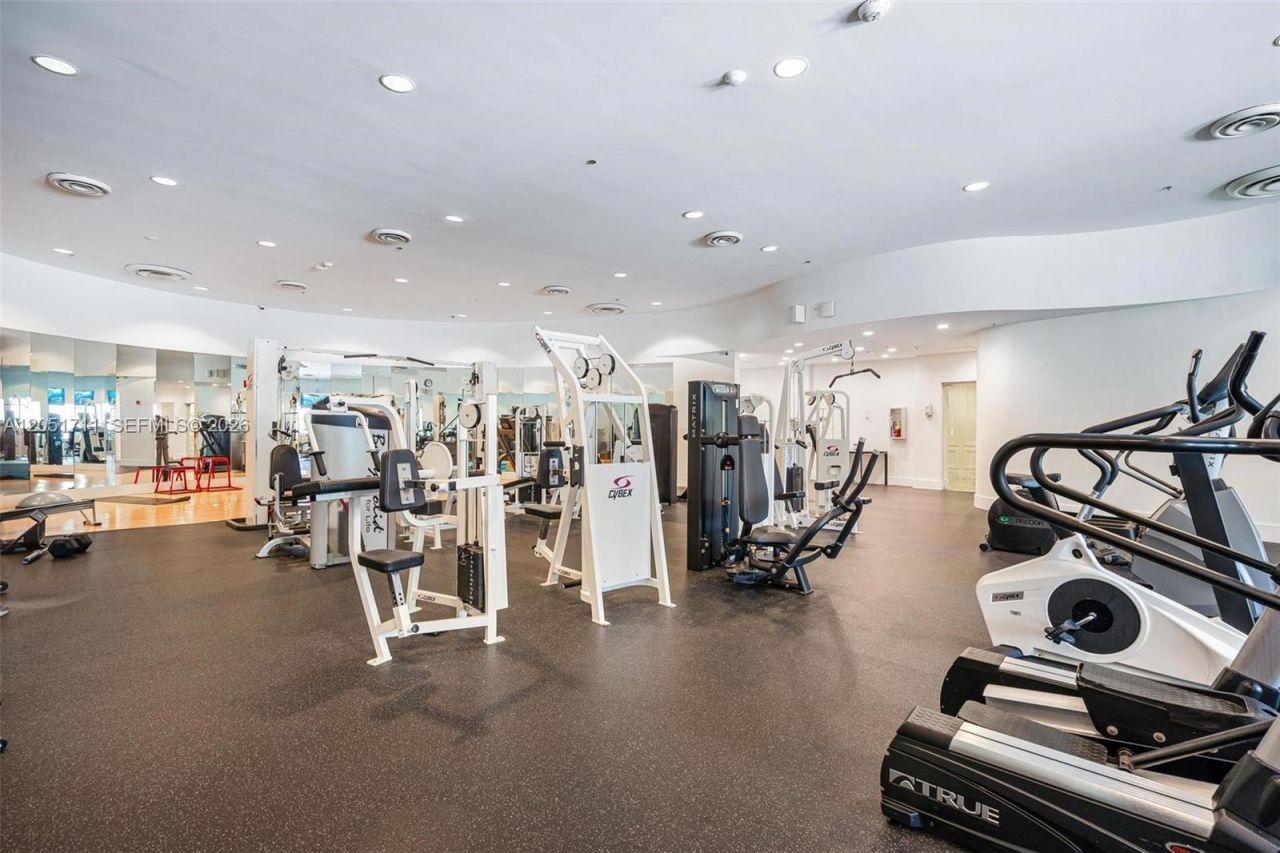 5600 Collins Ave , Unit 7J, Miami Beach, FL 33140 Photo