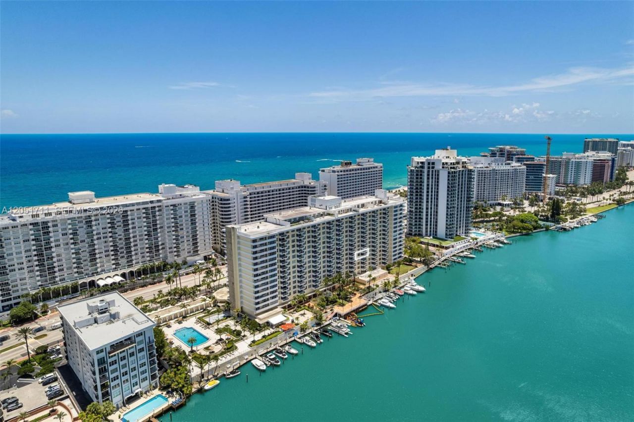 5600 Collins Ave , Unit 7J, Miami Beach, FL 33140 Photo