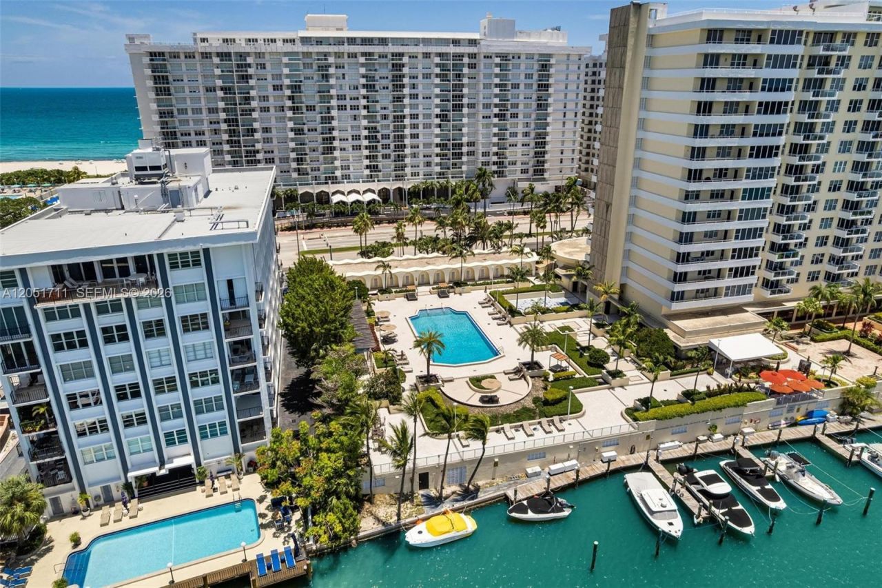 5600 Collins Ave , Unit 7J, Miami Beach, FL 33140 Photo