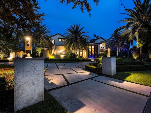 3714 Pine Lake Dr , Weston, FL 33332