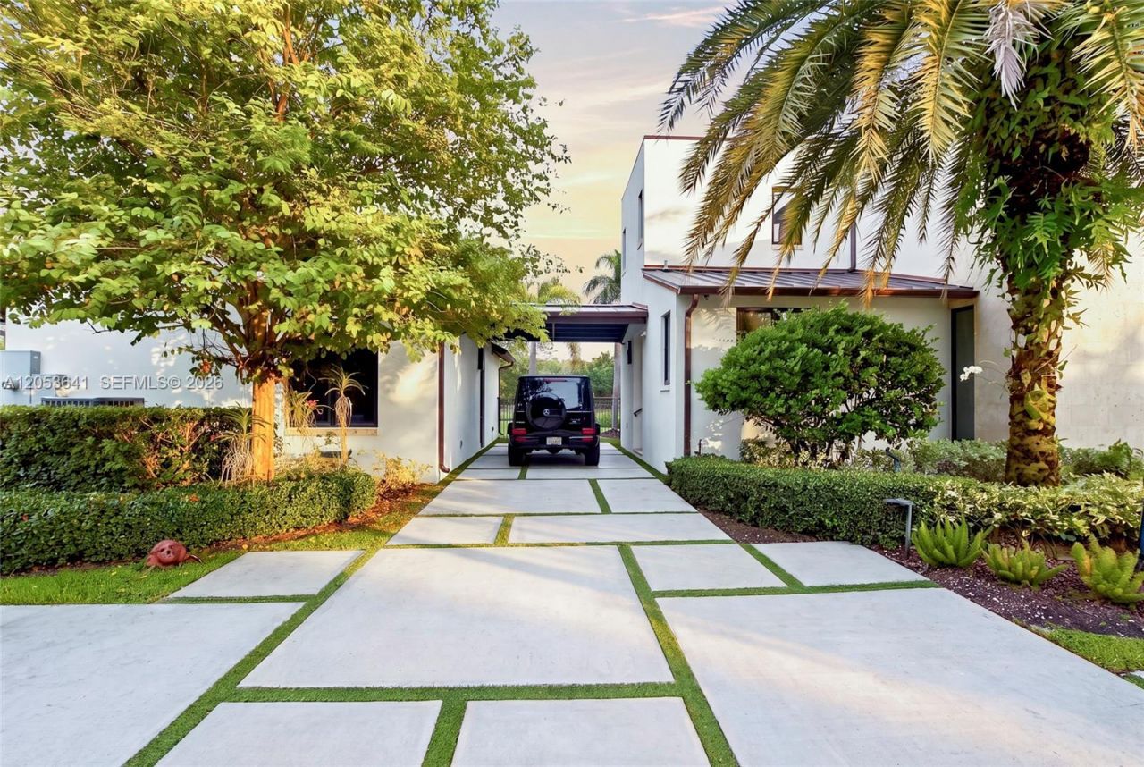 3714 Pine Lake Dr, Weston, FL 33332 Photo