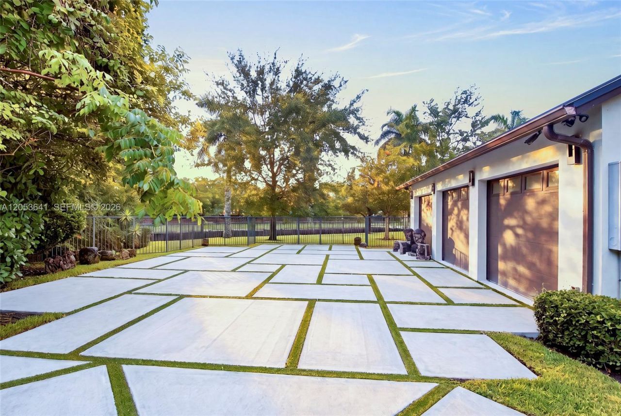 3714 Pine Lake Dr, Weston, FL 33332 Photo
