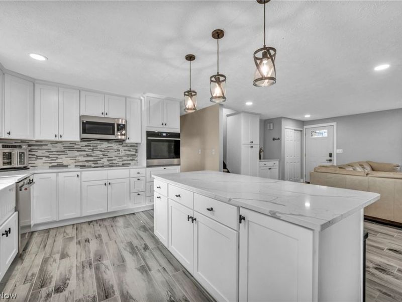 5872 Emerald Street, North Ridgeville, OH 44039 Photo 8