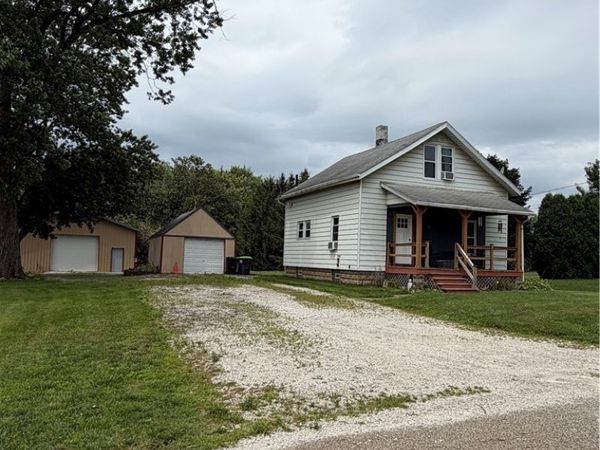 3857 Violand Street , Louisville, OH 44641