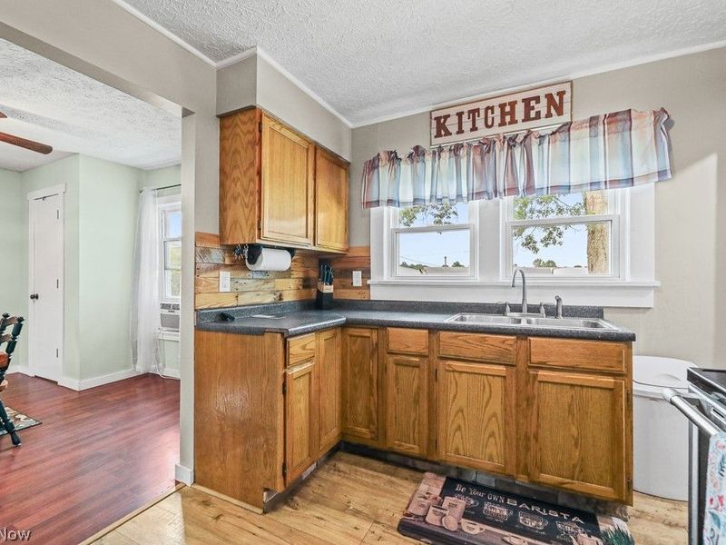 3857 Violand Street, Louisville, OH 44641 Photo 10