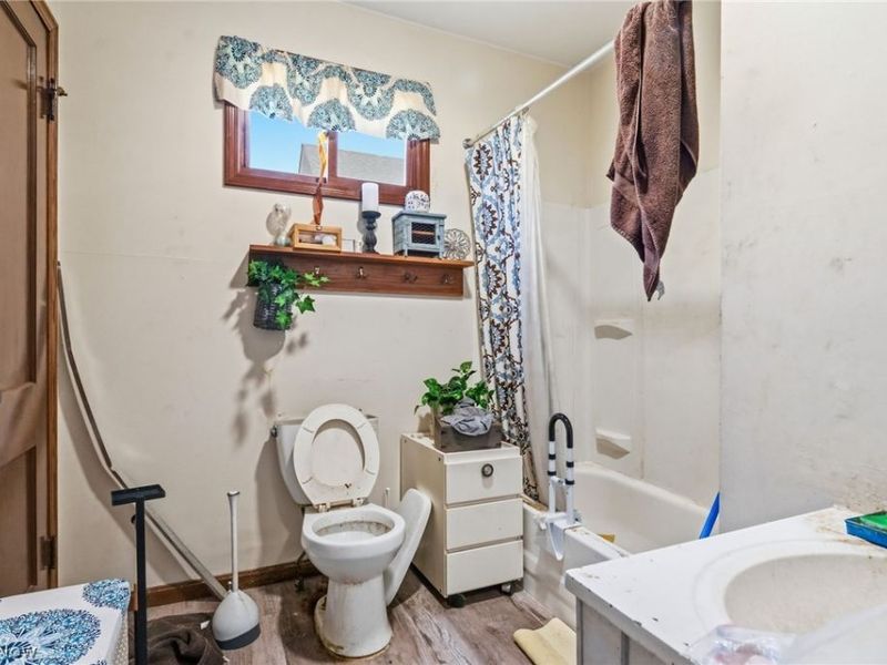 7207 Deveny Avenue, Cleveland, OH 44105 Photo 11