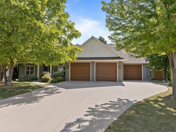 1841 MARTINGALE LANE, Neenah, WI 54956