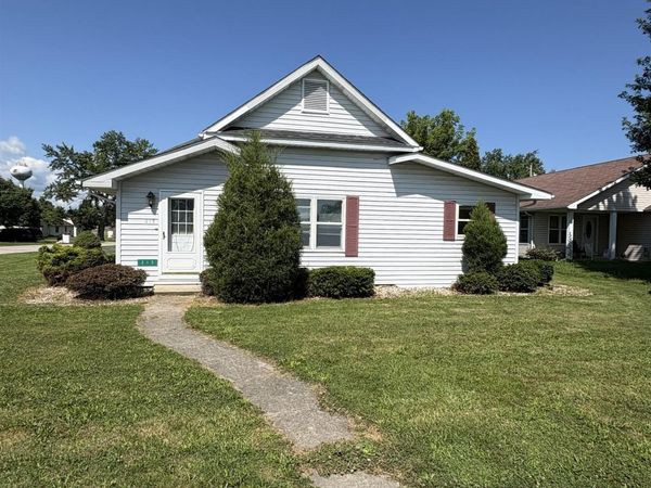 215 N 1st Street, Upland, IN 46989