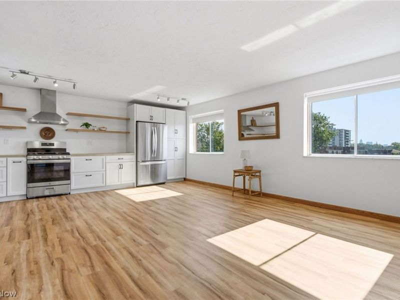 12029 Clifton Boulevard, Unit 503, Lakewood, OH 44107 Photo 10
