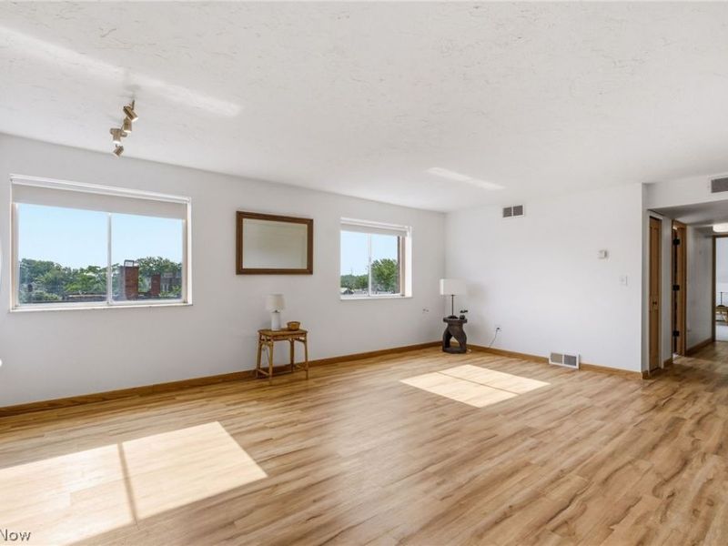 12029 Clifton Boulevard, Unit 503, Lakewood, OH 44107 Photo 17