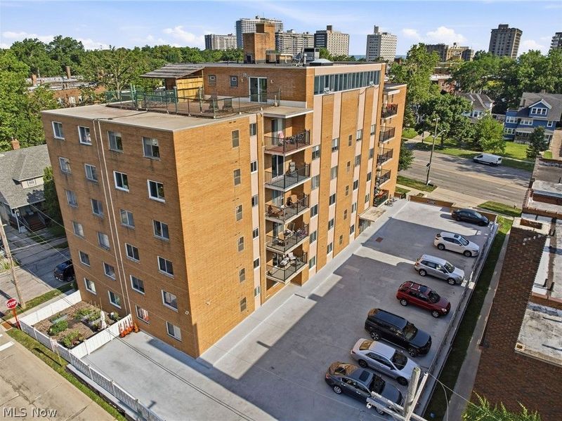12029 Clifton Boulevard, Unit 503, Lakewood, OH 44107 Photo 3