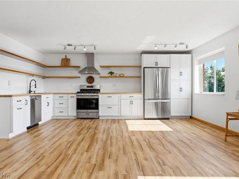 12029 Clifton Boulevard, Unit 503, Lakewood, OH 44107 Photo 9