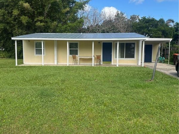 1571 4th Court, Vero Beach, FL 32960