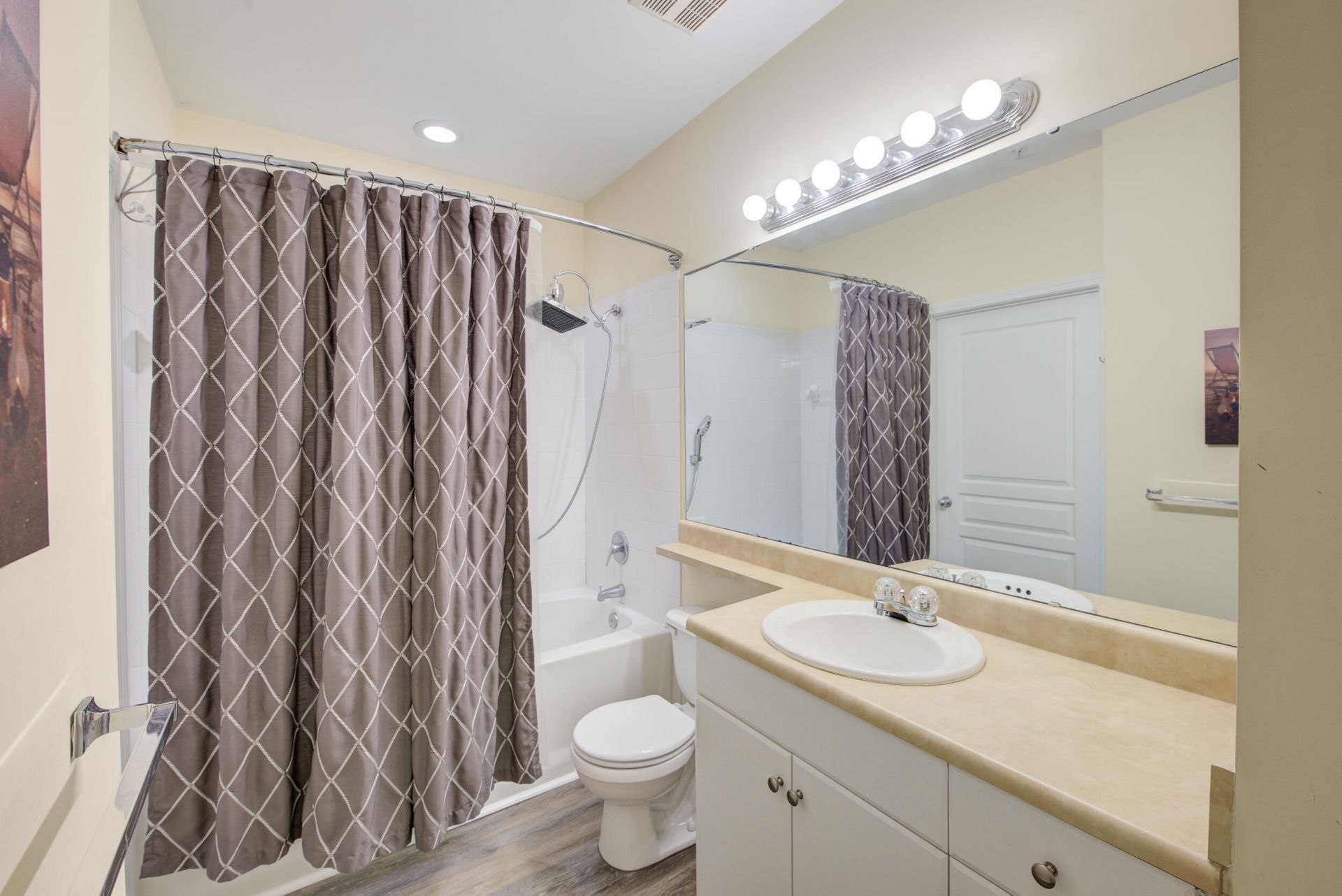 400 Bucksley Lane Photo 16