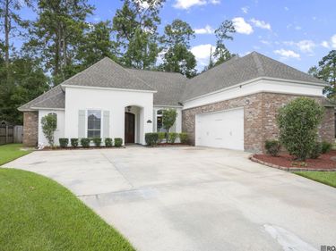 13308 Williamsburg Dr, Walker, LA 70785