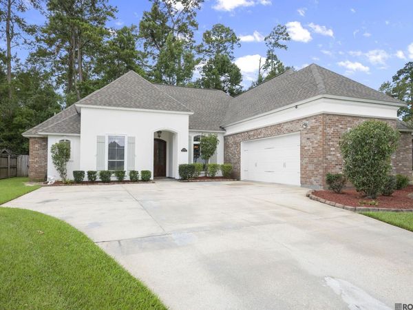 13308 Williamsburg Dr, Walker, LA 70785