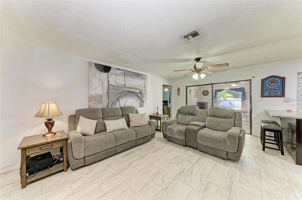 1520 Sunnyhills Drive, Brandon, FL 33510 Photo