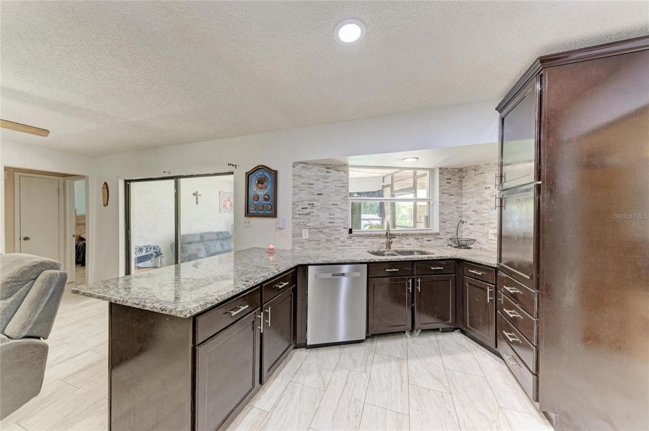 1520 Sunnyhills Drive, Brandon, FL 33510 Photo