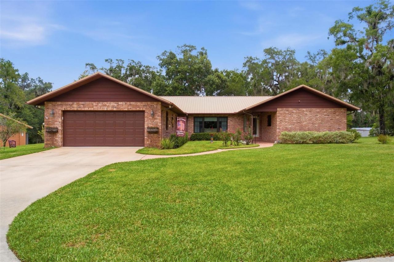 38700 Lakeview Drive , Lady Lake, FL 32159 Photo