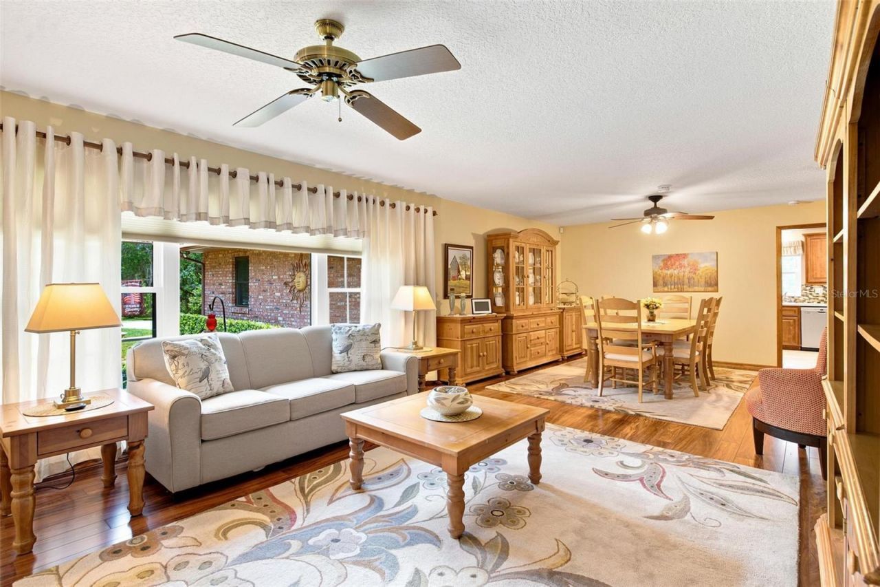 38700 Lakeview Drive , Lady Lake, FL 32159 Photo