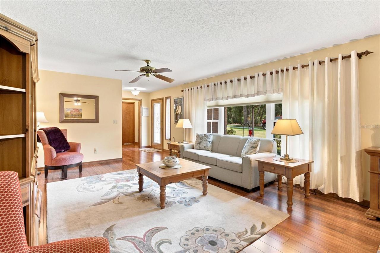 38700 Lakeview Drive , Lady Lake, FL 32159 Photo