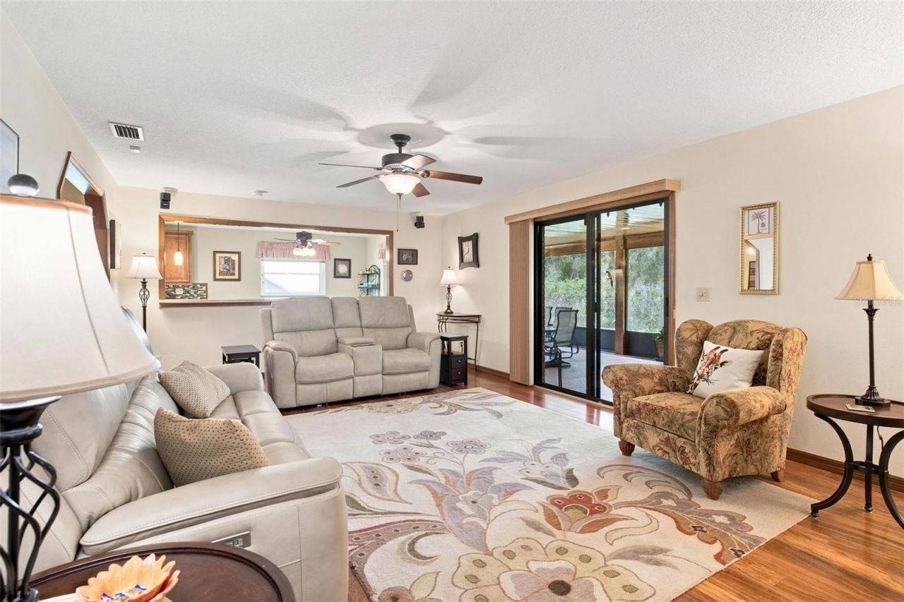 38700 Lakeview Drive , Lady Lake, FL 32159 Photo