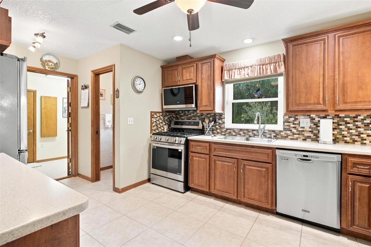 38700 Lakeview Drive , Lady Lake, FL 32159 Photo