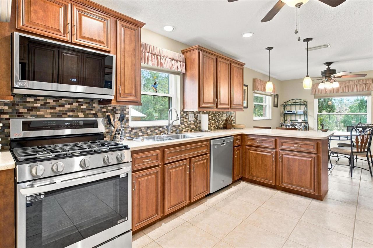 38700 Lakeview Drive , Lady Lake, FL 32159 Photo