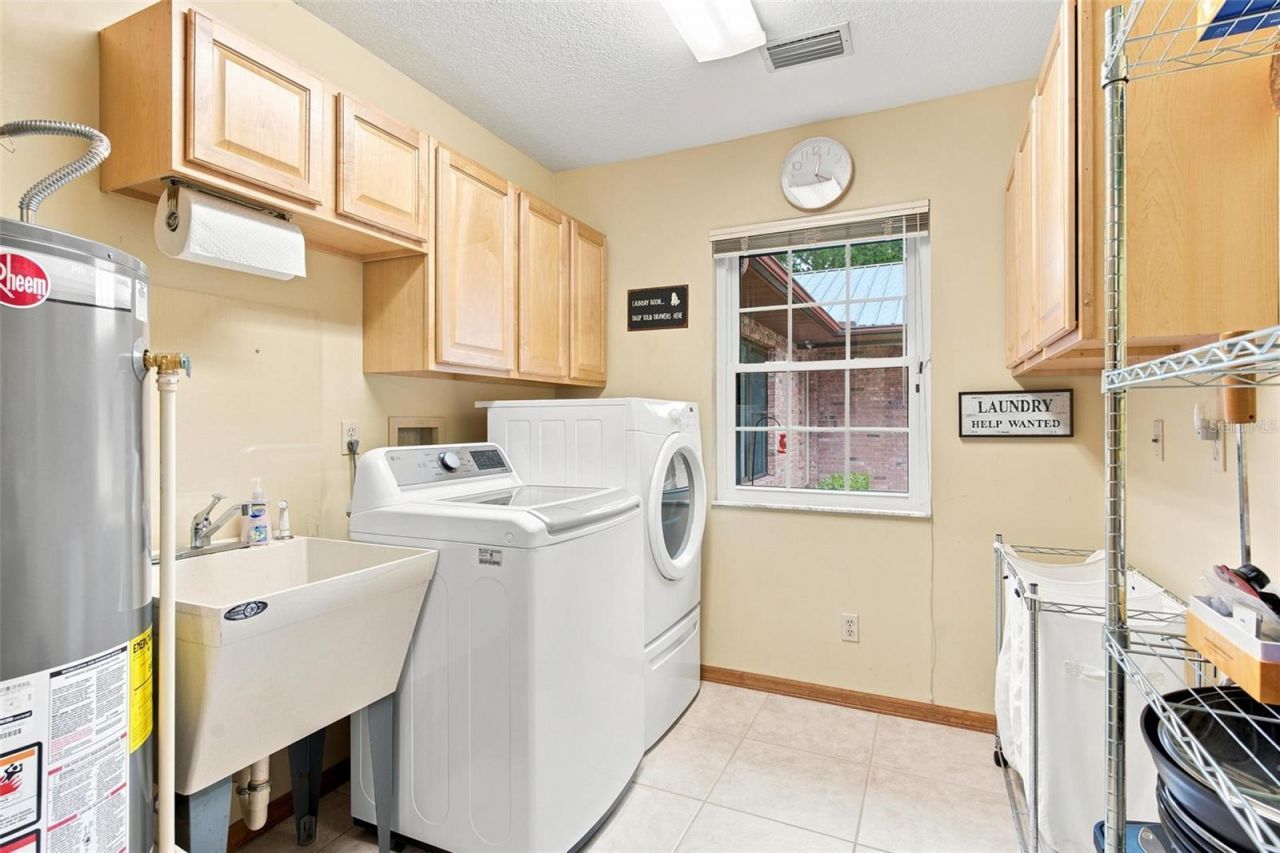 38700 Lakeview Drive , Lady Lake, FL 32159 Photo