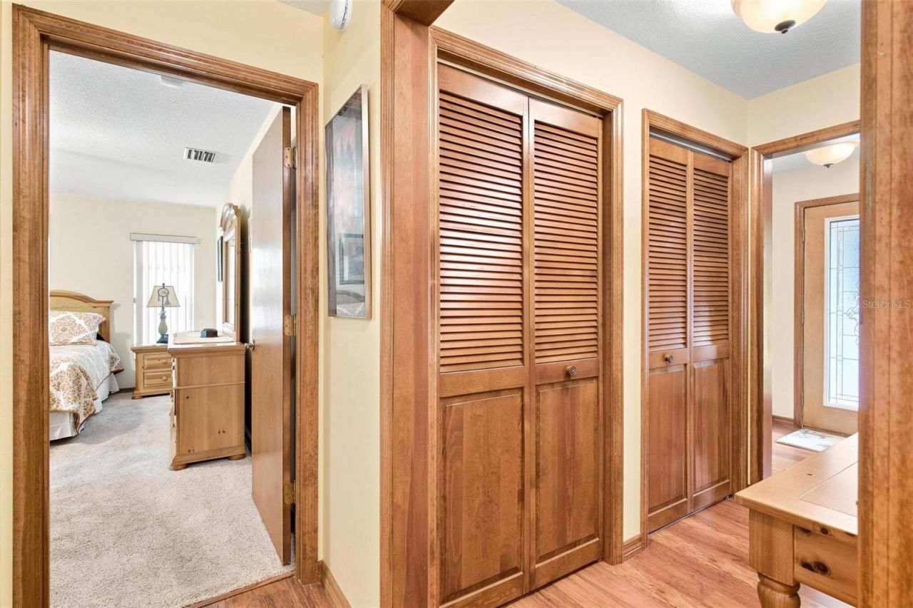 38700 Lakeview Drive , Lady Lake, FL 32159 Photo