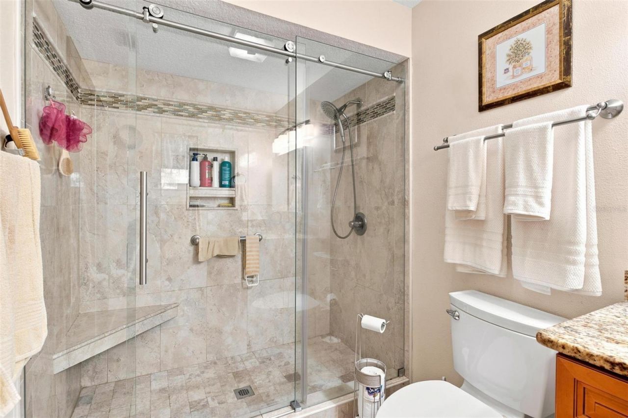 38700 Lakeview Drive , Lady Lake, FL 32159 Photo