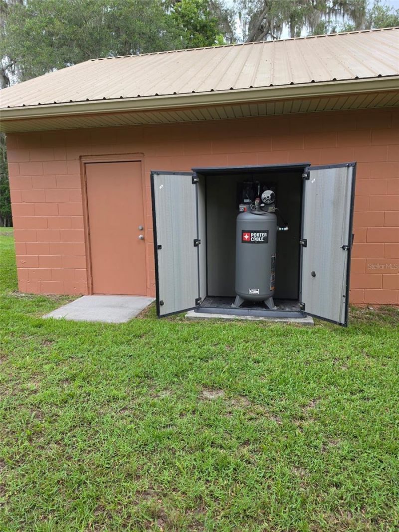 38700 Lakeview Drive , Lady Lake, FL 32159 Photo
